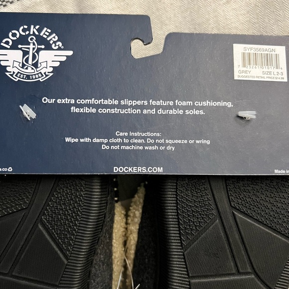 NWT dockets slippers. Comfy material with hard sole, kids size  2-3 - Picture 6 of 6